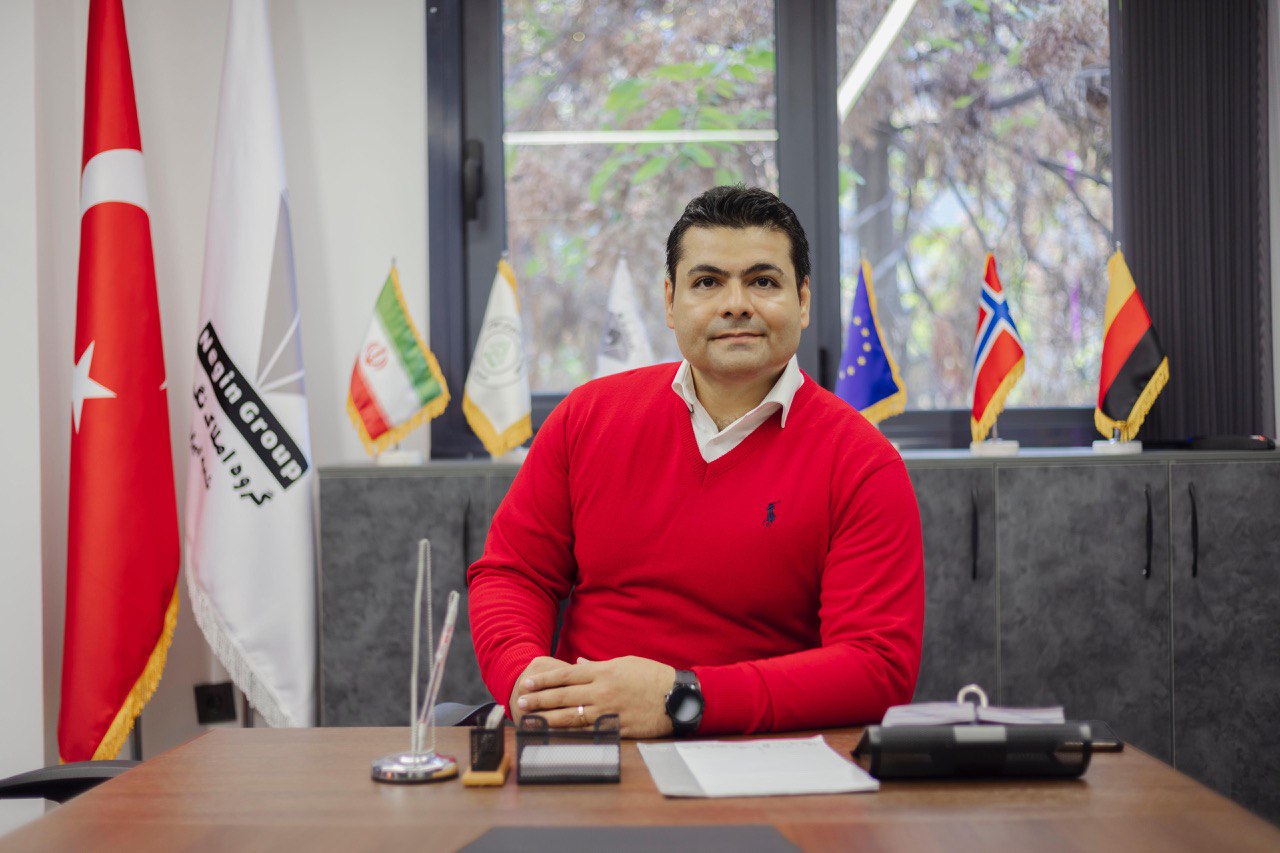 آقای میرزایی 